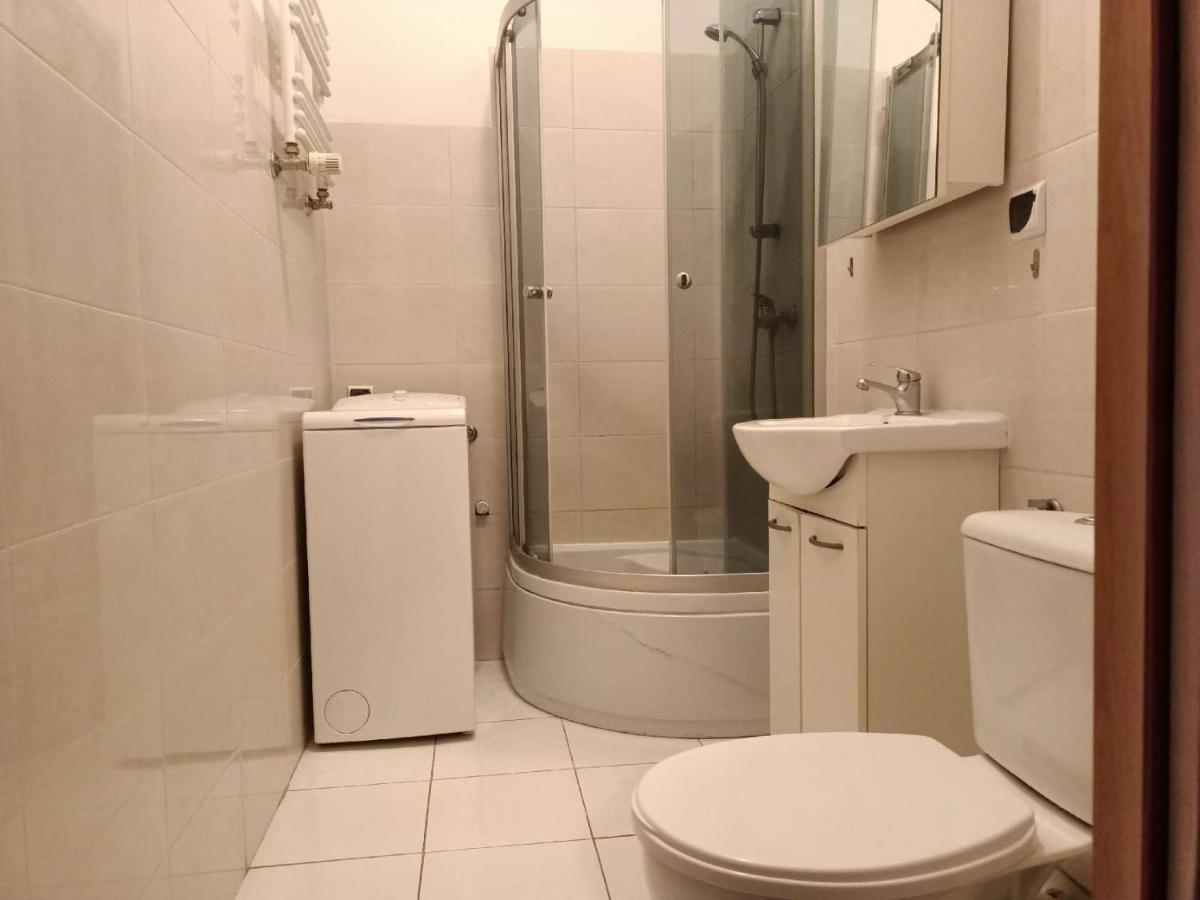 Cruz Mieszkanie Pokoje Centrum Przytulny Czysty Lokal Na Noc Łódź Exteriör bild